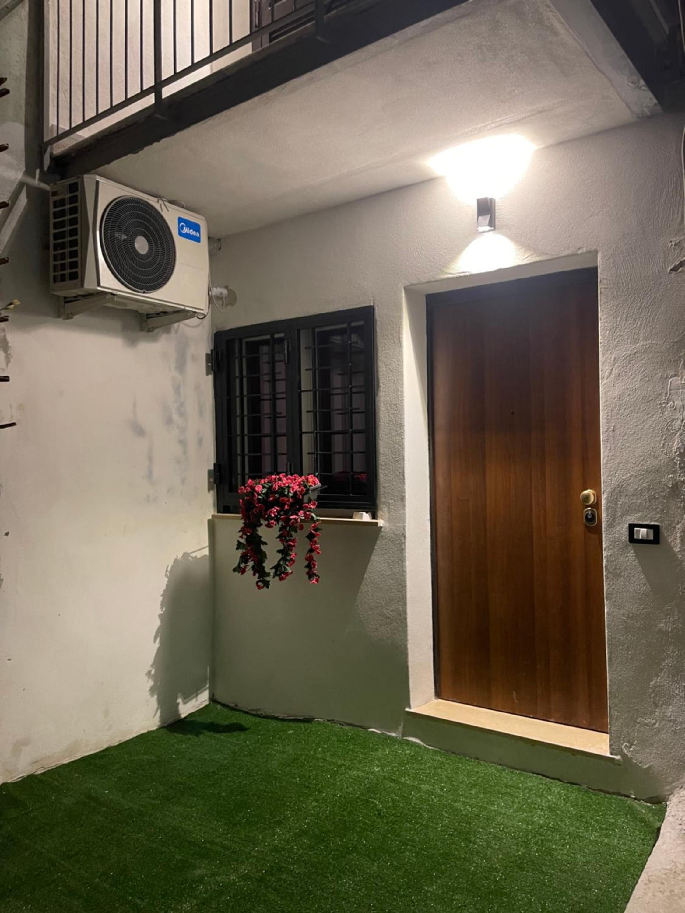 Lux House Naples Airport
