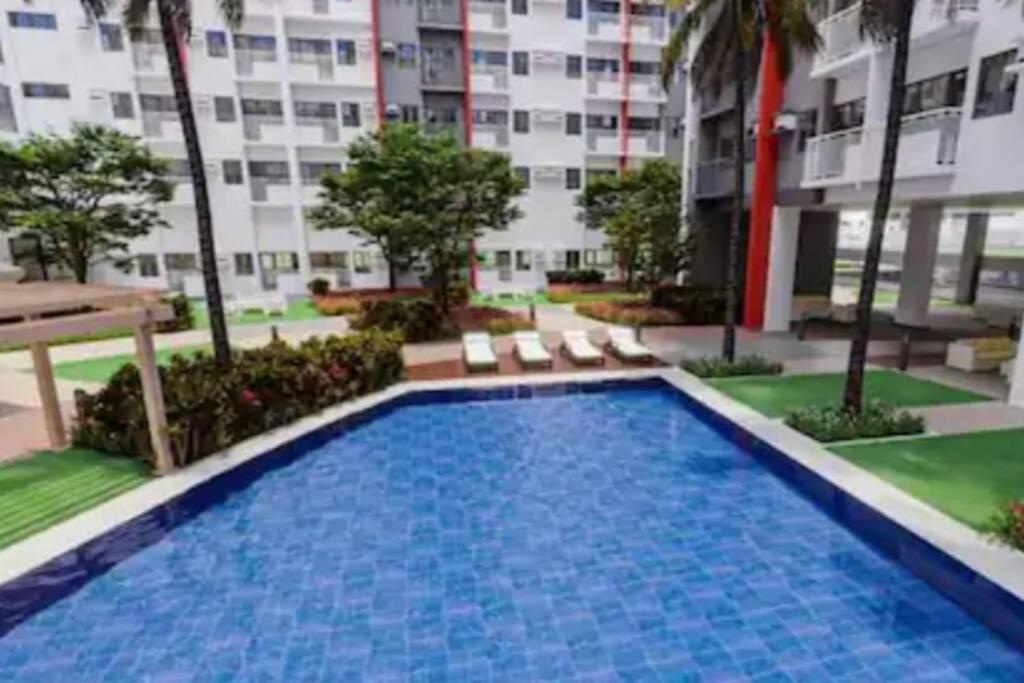 A COZY 2-bedroom w/ Balcony,kitchen,Wifi &Netflix view 2