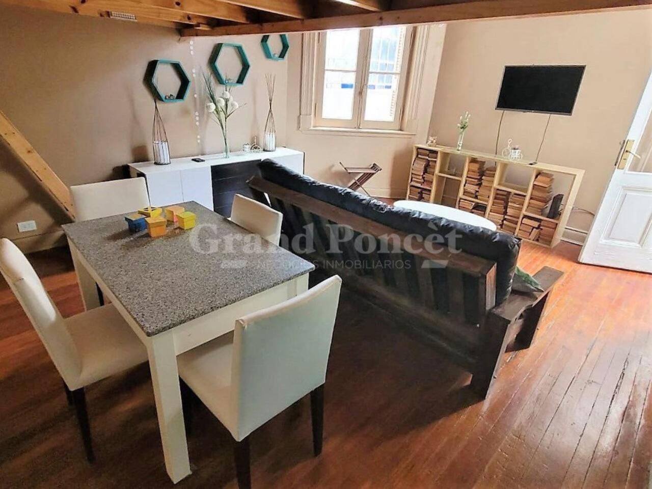 Bohemian San Telmo for large groups and families spacious and comfy apt for your Perfect Stay , ATENCIÓN PRECIO DE RESERVA EN DOLARES O PESOS DOLAR BLUE