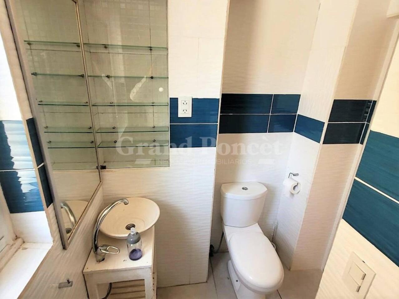 Bohemian San Telmo for large groups and families spacious and comfy apt for your Perfect Stay , ATENCIÓN PRECIO DE RESERVA EN DOLARES O PESOS DOLAR BLUE