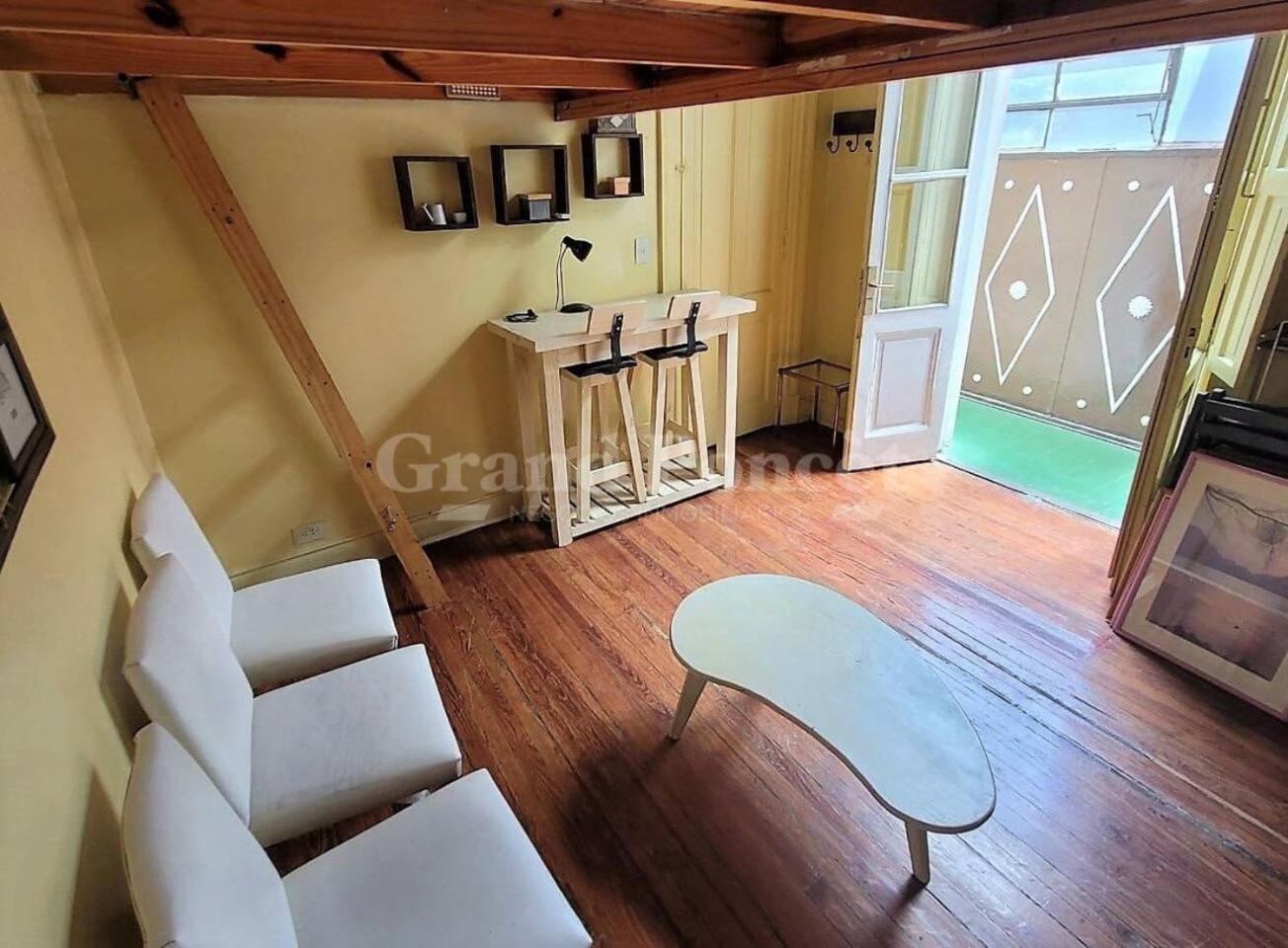 Bohemian San Telmo for large groups and families spacious and comfy apt for your Perfect Stay , ATENCIÓN PRECIO DE RESERVA EN DOLARES O PESOS DOLAR BLUE
