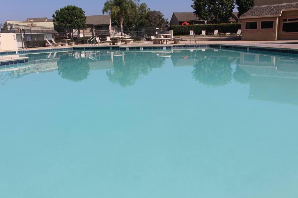 Orange County/Anaheim Vacations - MAGICAL Xcape, POOLS-SPA, WALK 2 DISNEY, CENTRAL AC-HEAT, FULLY EQUIPPED, 2 FREE PARKING SPACES, OWNER MGMT - Property Image 13