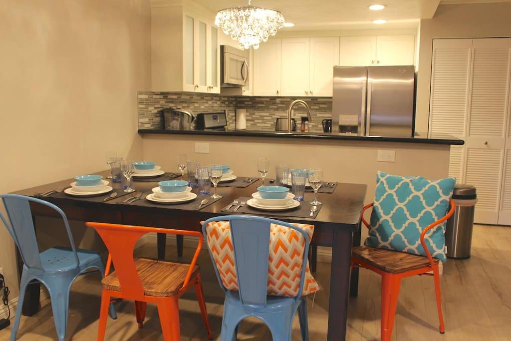 Orange County/Anaheim Vacations - MAGICAL Xcape, POOLS-SPA, WALK 2 DISNEY, CENTRAL AC-HEAT, FULLY EQUIPPED, 2 FREE PARKING SPACES, OWNER MGMT - Property Image 56