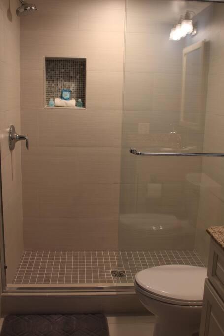 Orange County/Anaheim Vacations - MAGICAL Xcape, POOLS-SPA, WALK 2 DISNEY, CENTRAL AC-HEAT, FULLY EQUIPPED, 2 FREE PARKING SPACES, OWNER MGMT - Property Image 29