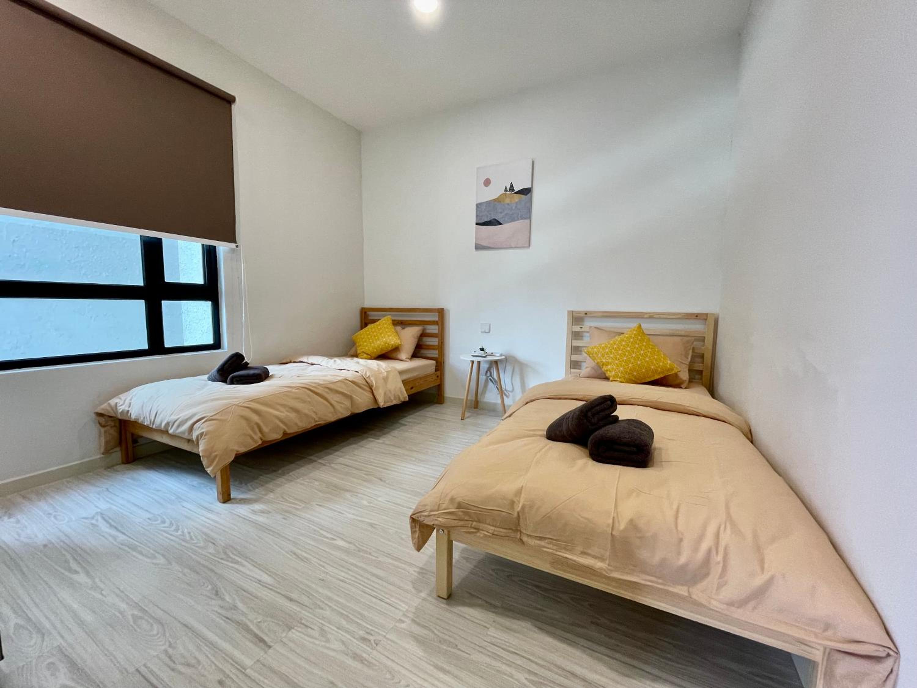 Luxe Suasana with Hot Tub by YoHome Homestay