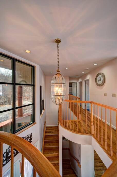 Magical Waterfront with 4-Season fun in Ski Resort view 3