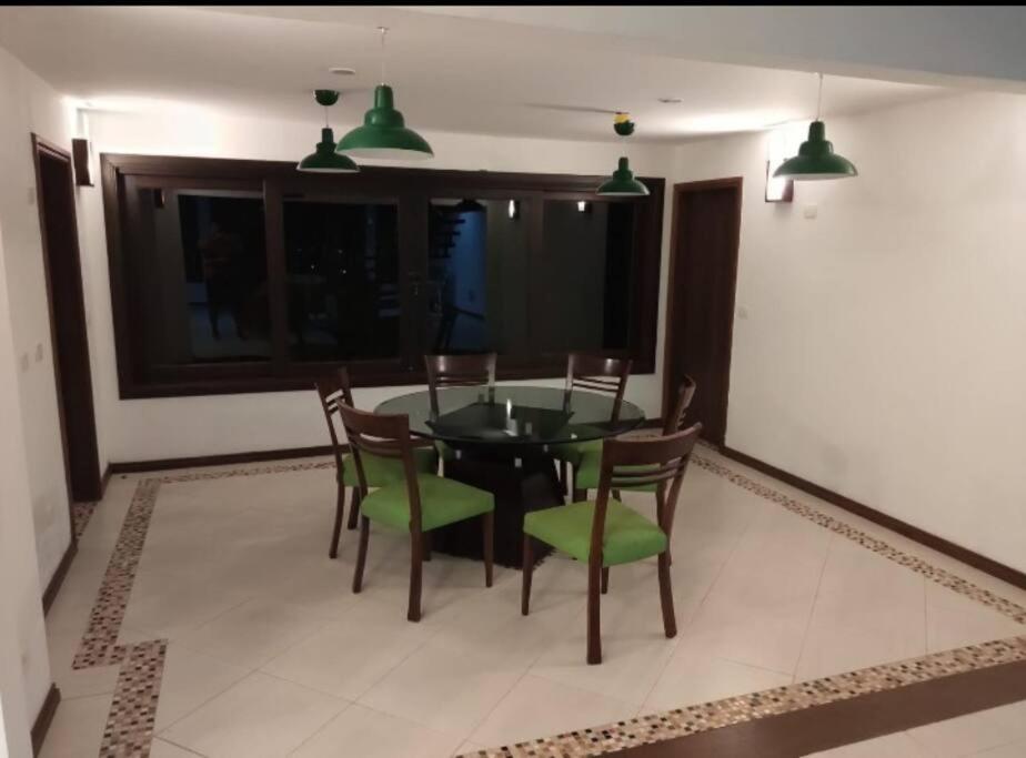 Casa Independente com 7 suítes p até 20 pessoas