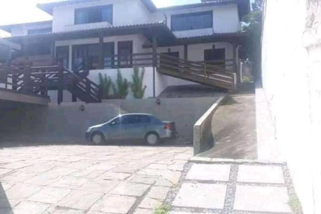 Casa Independente com 7 suítes p até 20 pessoas