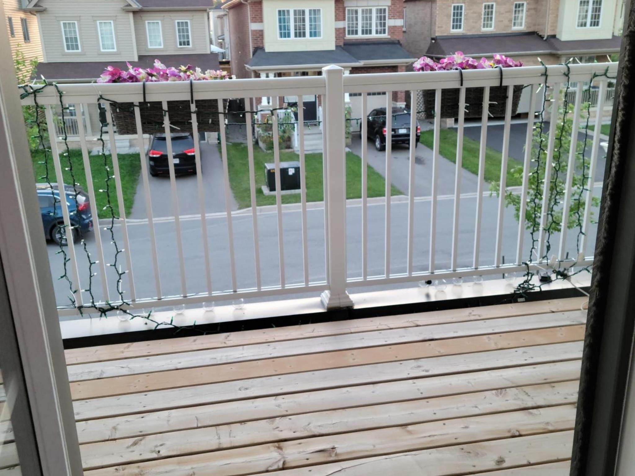 Niagara- Beautiful cozy Sunfilled big complete house minutes drive from Falls