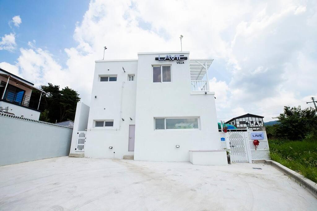 Lavie Private Pool Villa view 2