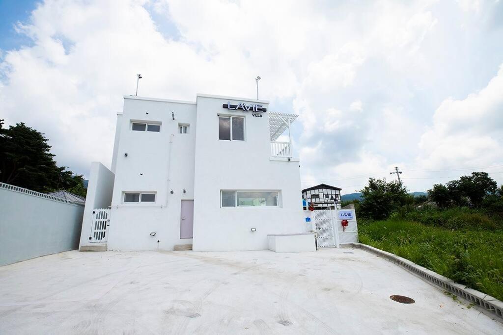 Lavie Private Pool Villa view 4