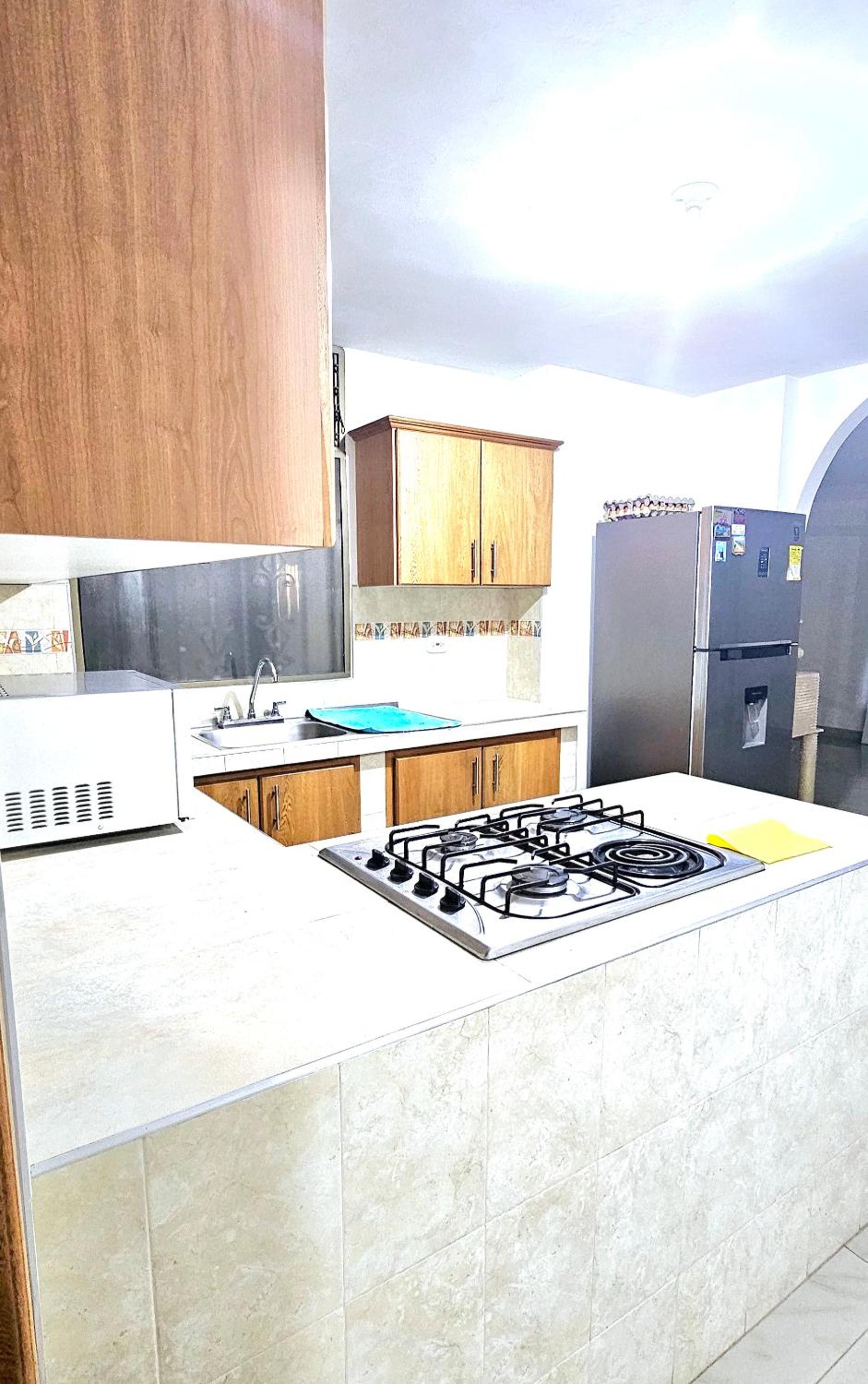 Habitacion cama sencilla baño de uso exclusivo