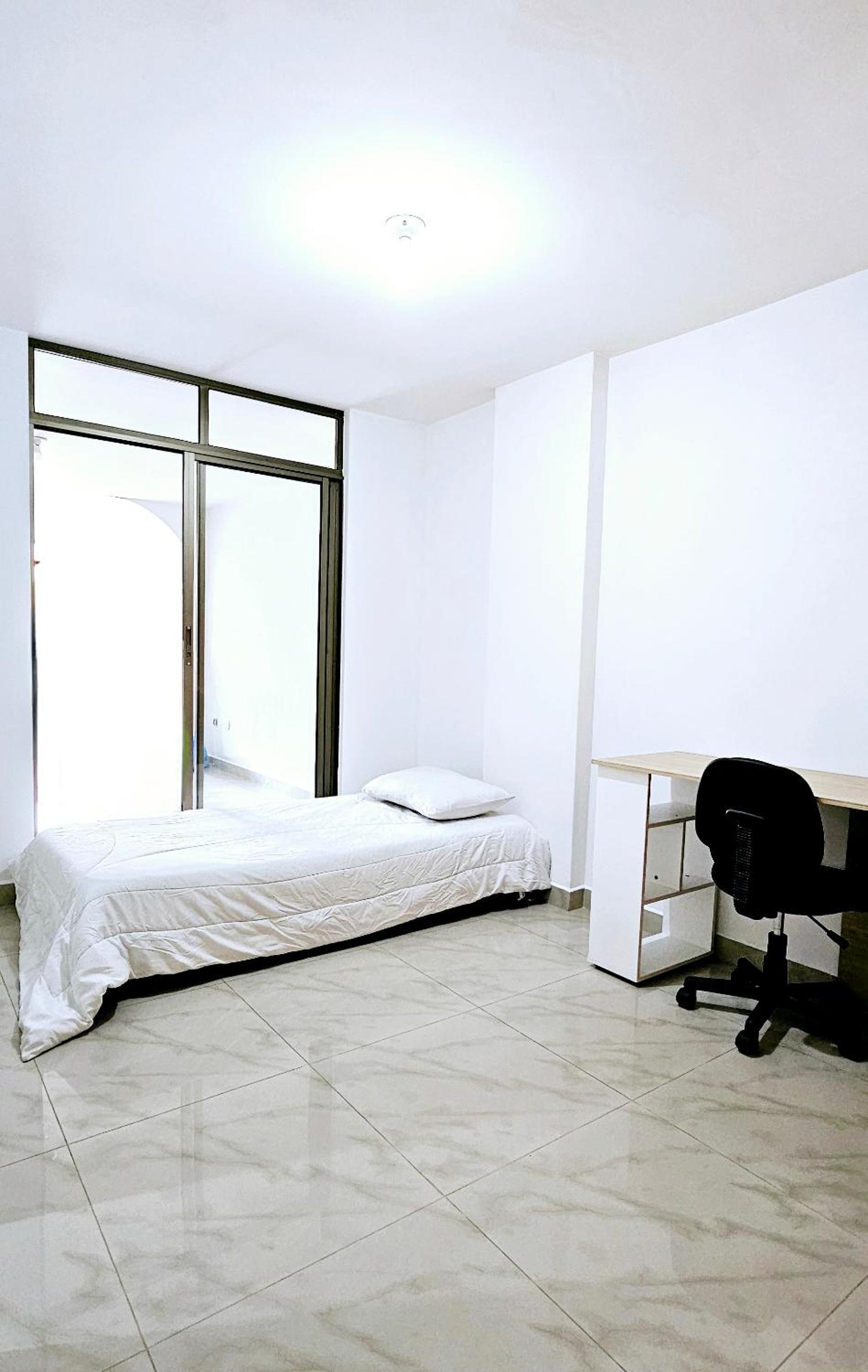 Habitacion cama sencilla baño de uso exclusivo