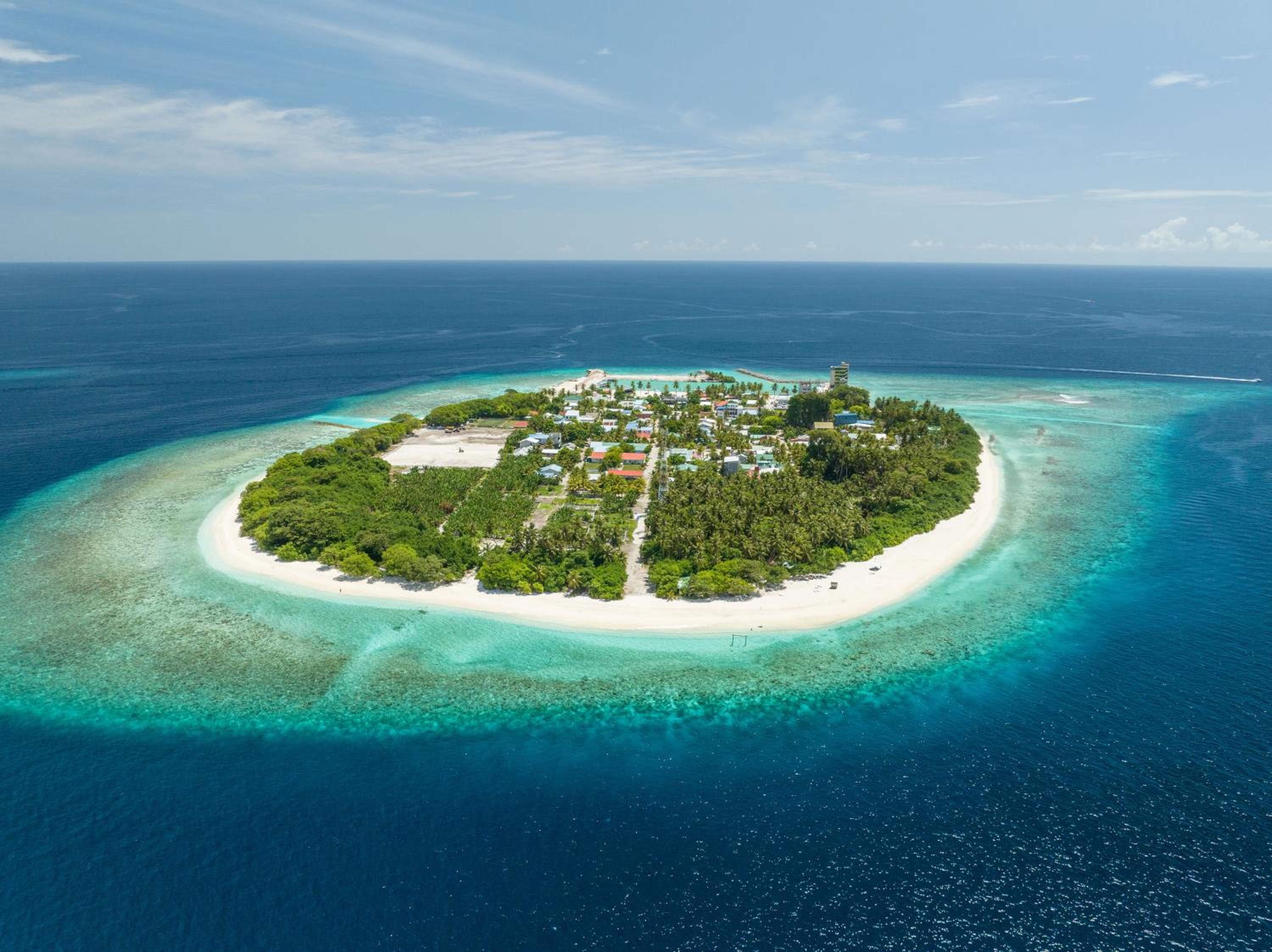 Kamadhoo Inn view 2