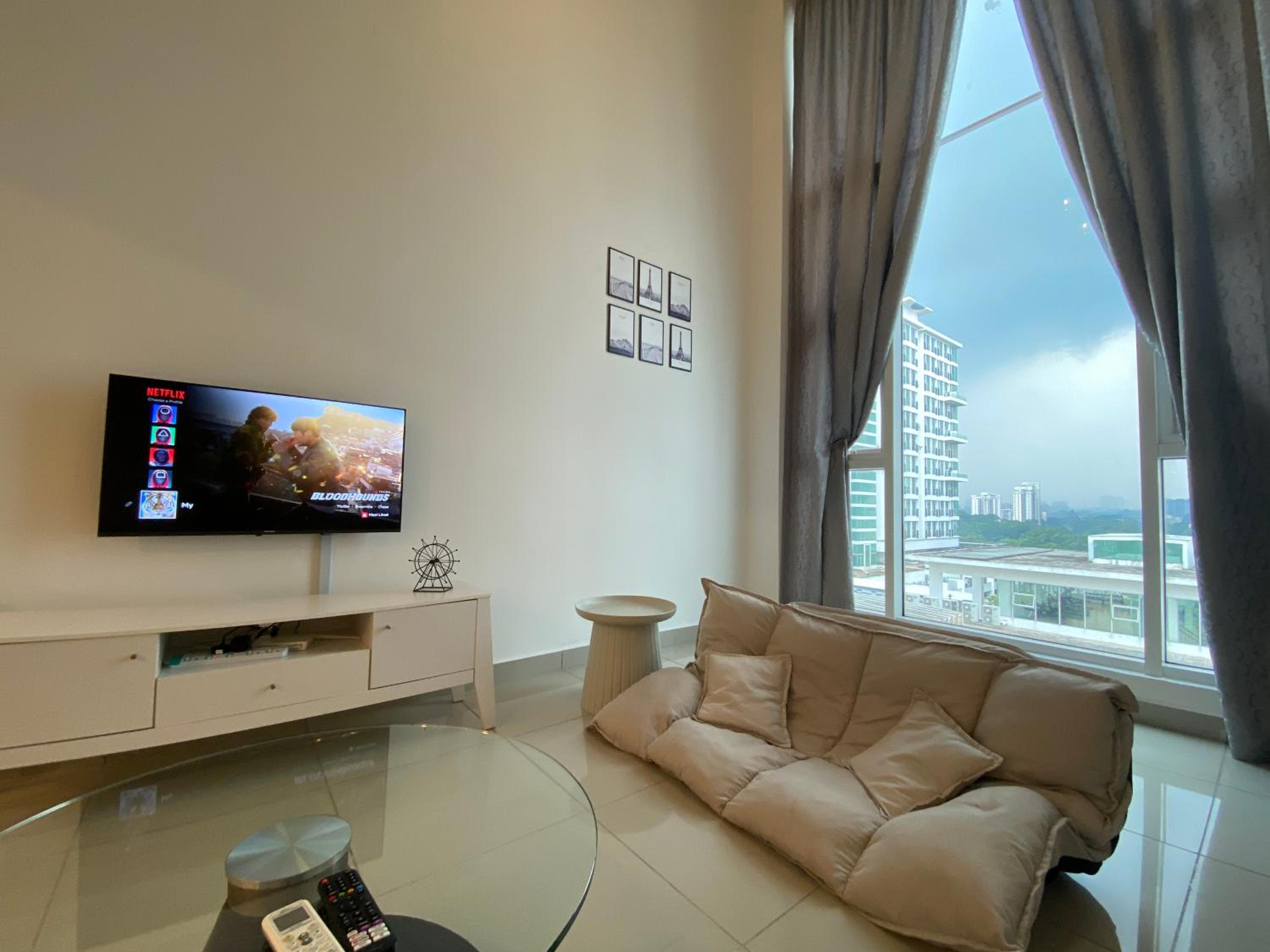 Loft Duplex Suite Kuala Lumpur Nr Midvalley 4to6pax