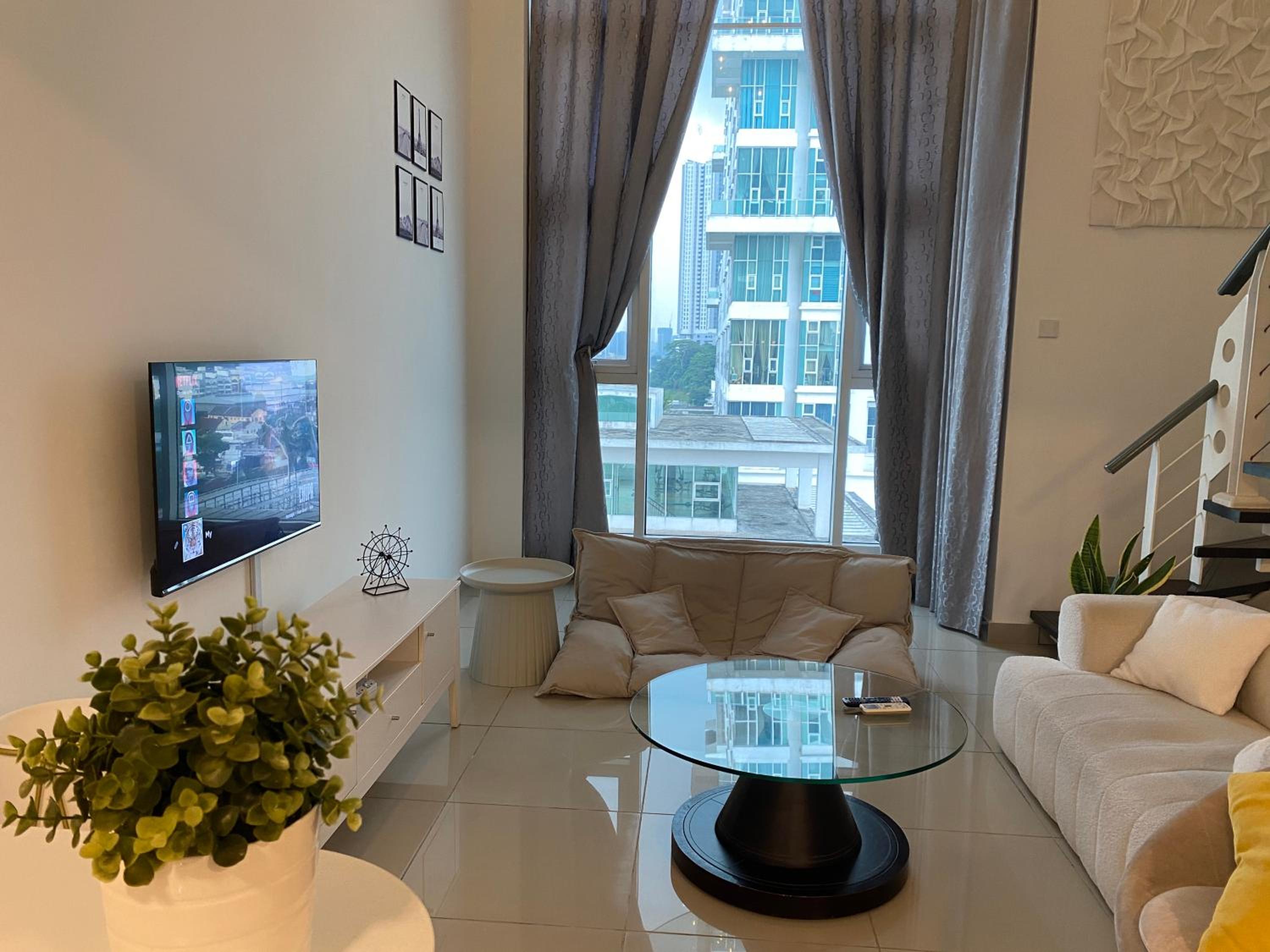 Loft Duplex Suite Kuala Lumpur Nr Midvalley 4to6pax