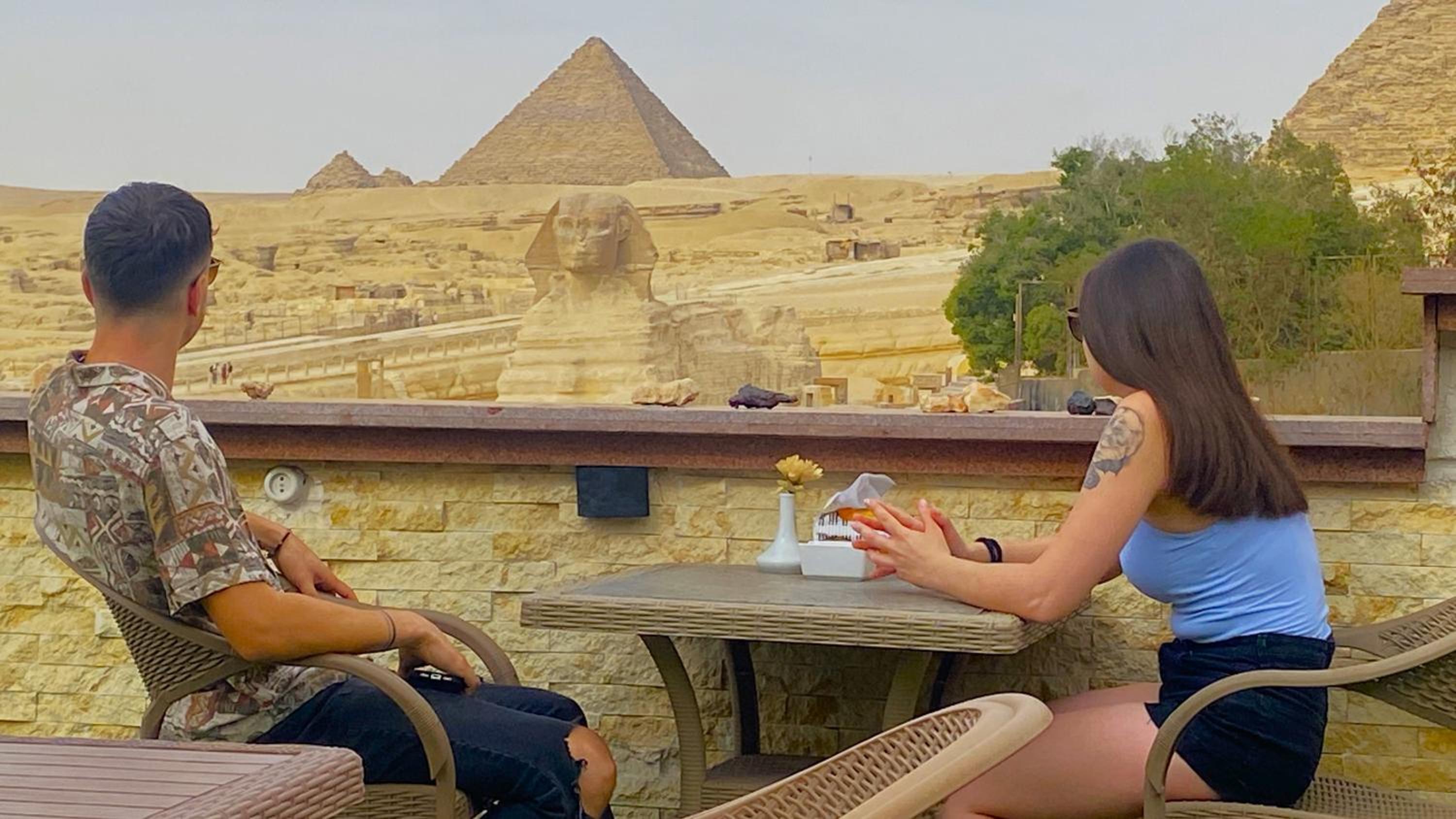 Seven Pyramids View Inn - Rooftop Breakfast