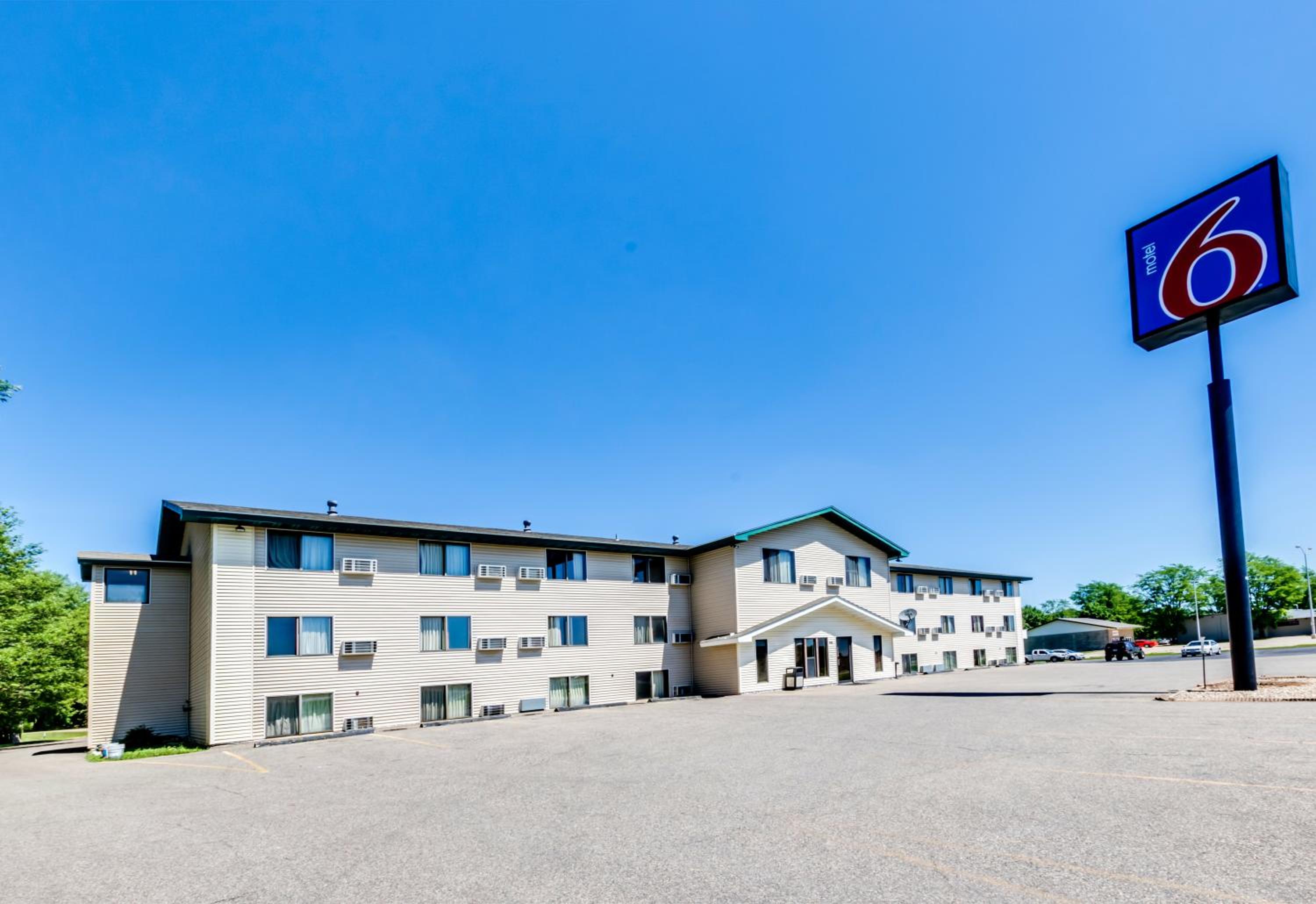 Motel 6-Albert Lea, MN