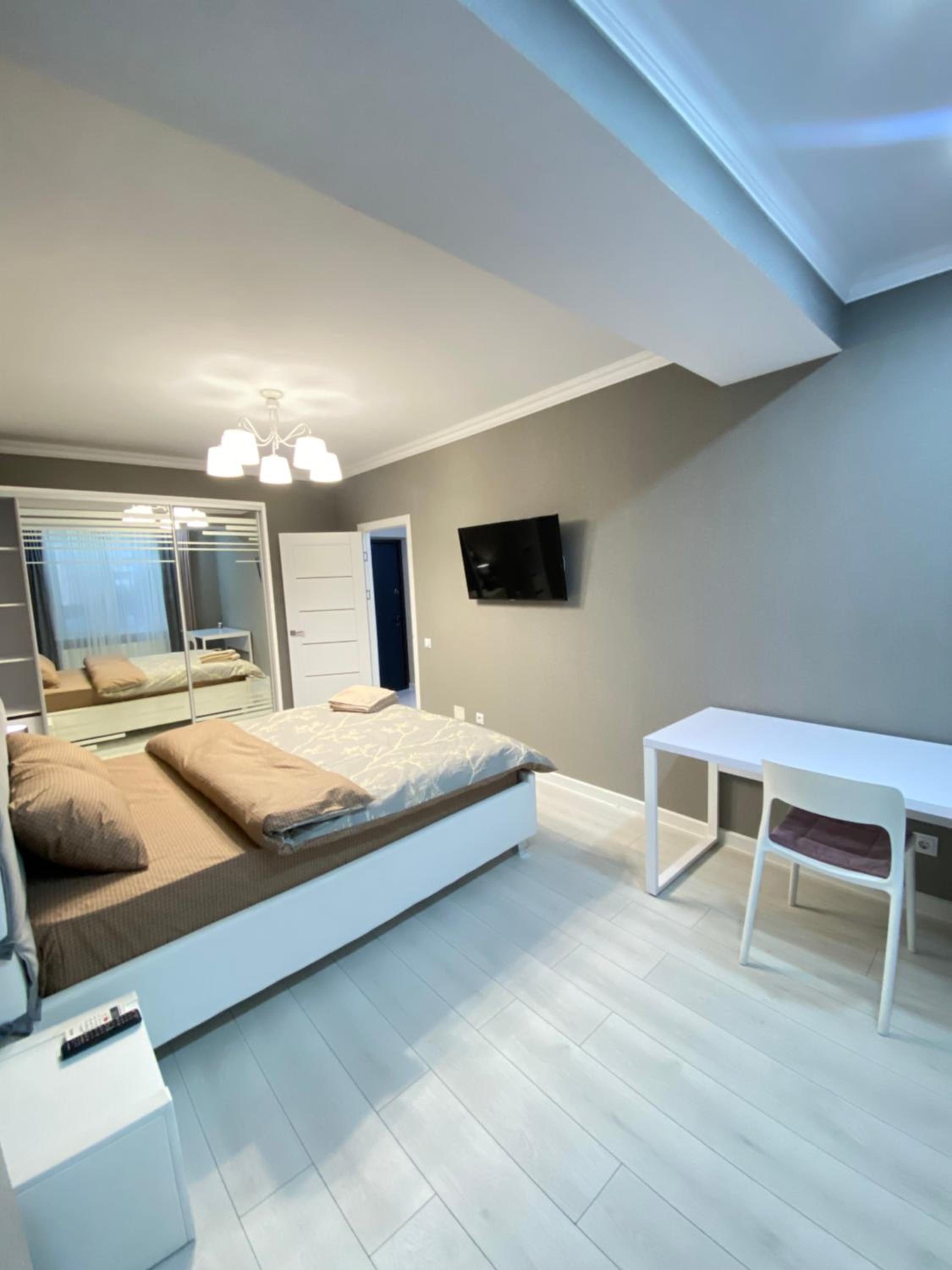 RentNow Central Top Apartment