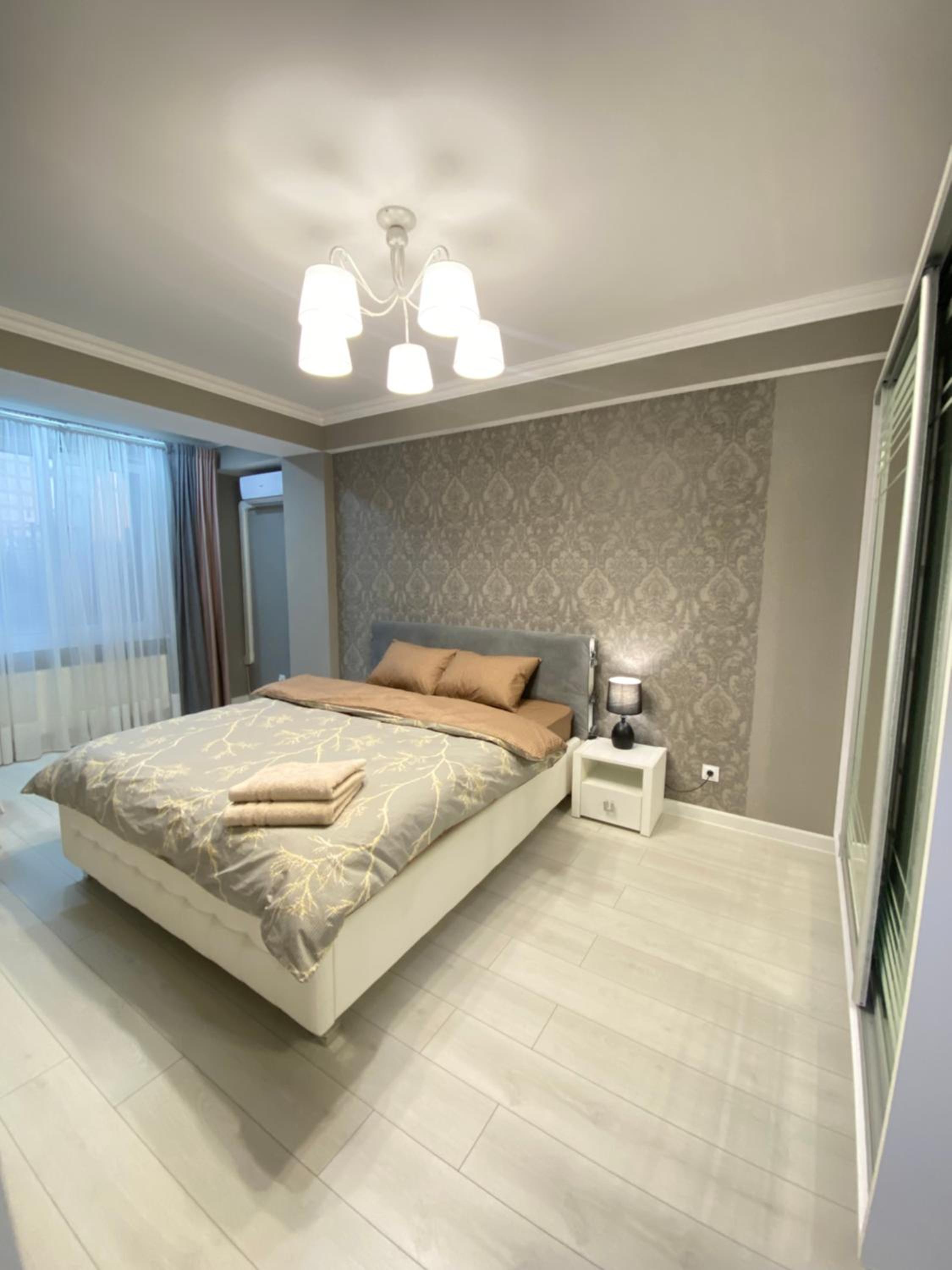 RentNow Central Top Apartment