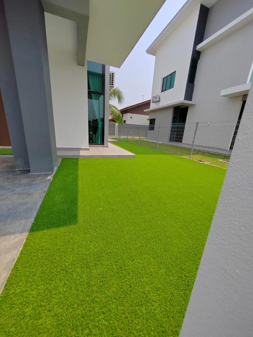 Five BEDROOMS RESIDENTIAL HOME WITH FREE WIFI photo 3