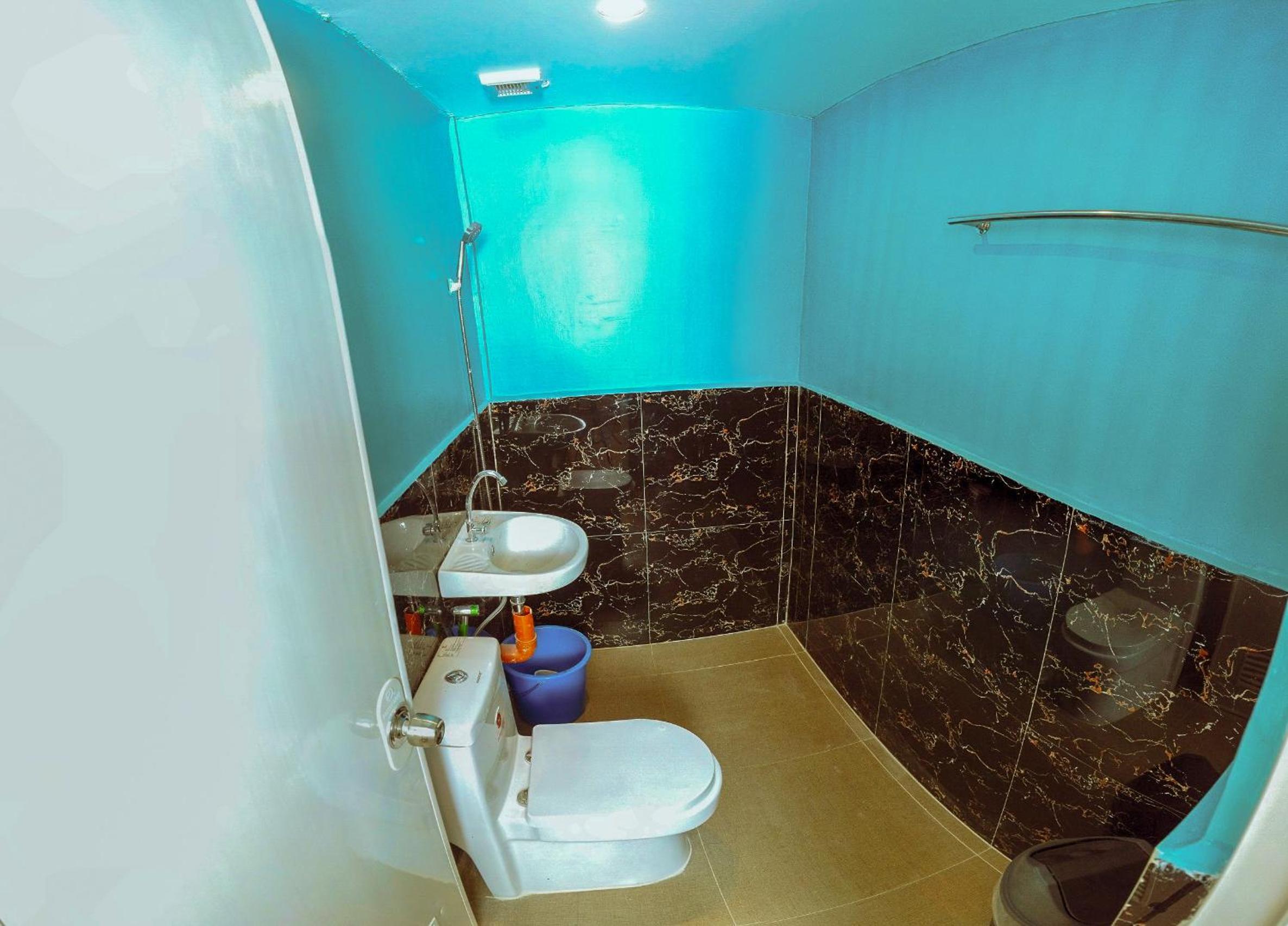 Adventourist Inn Coron