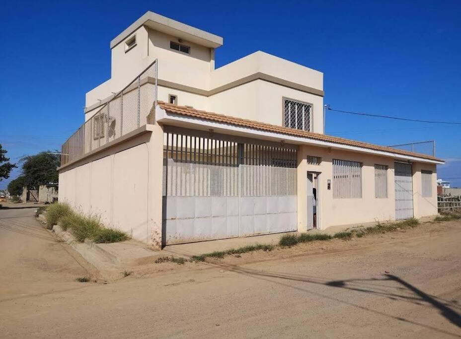Lugar encantador con piscina muy cerca del mar