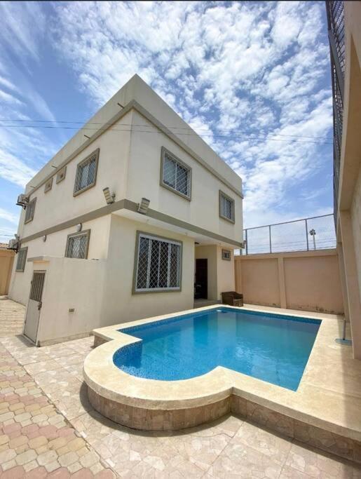 Lugar encantador con piscina muy cerca del mar
