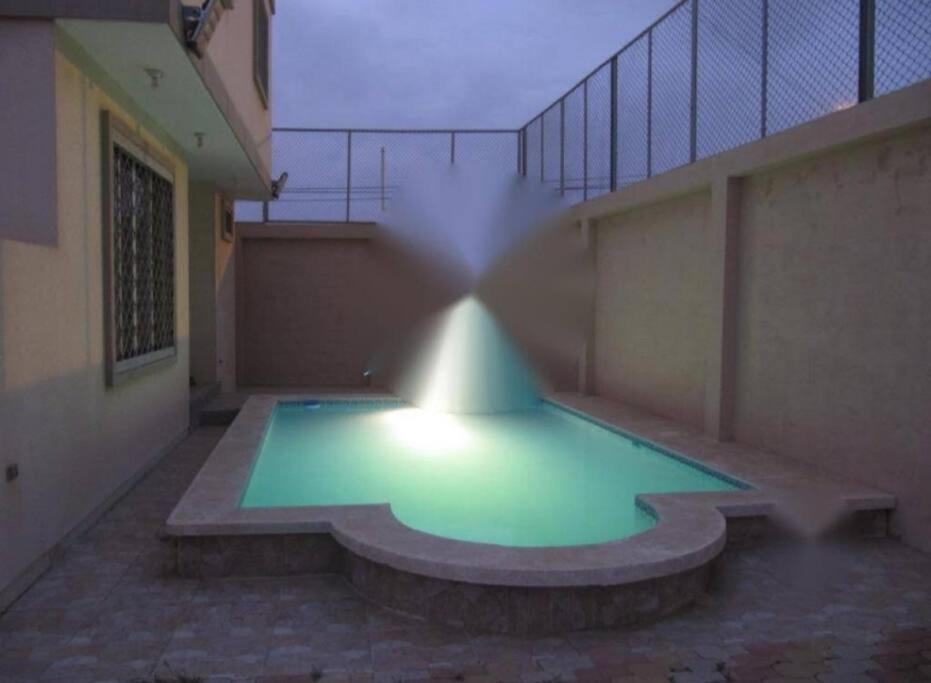 Lugar encantador con piscina muy cerca del mar