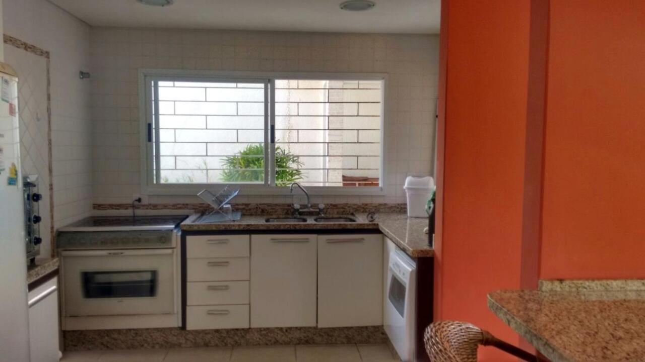 Pe na areia
