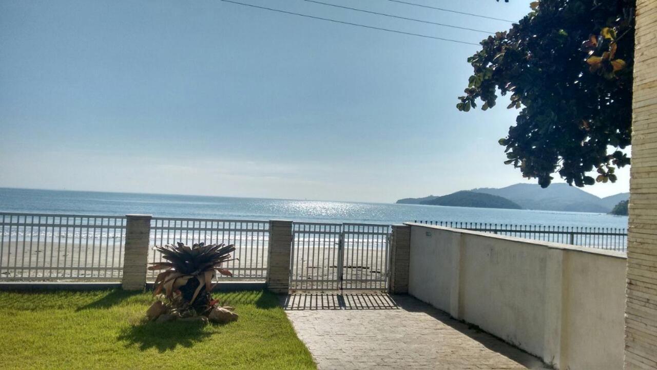 Pe na areia