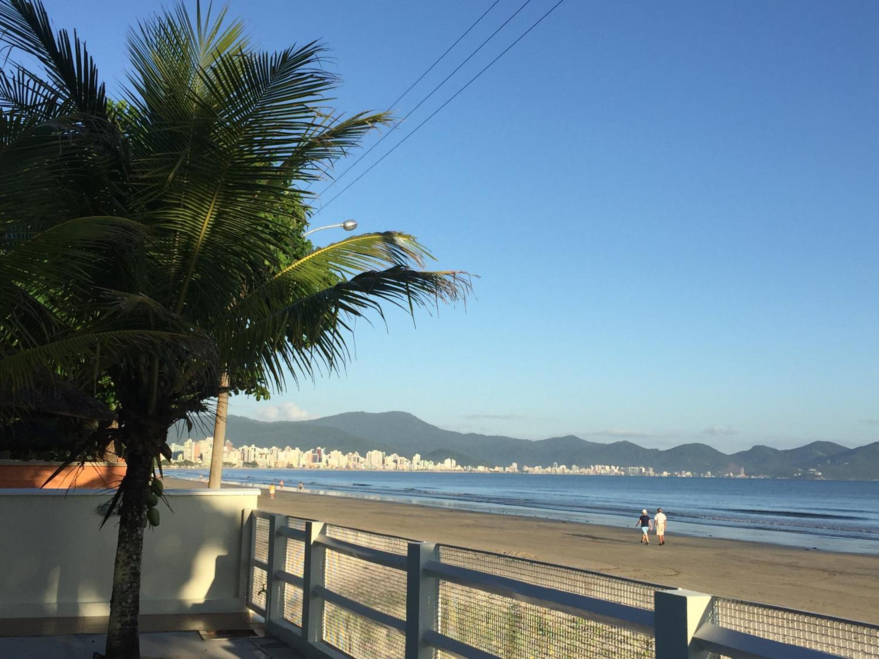 Pe na areia