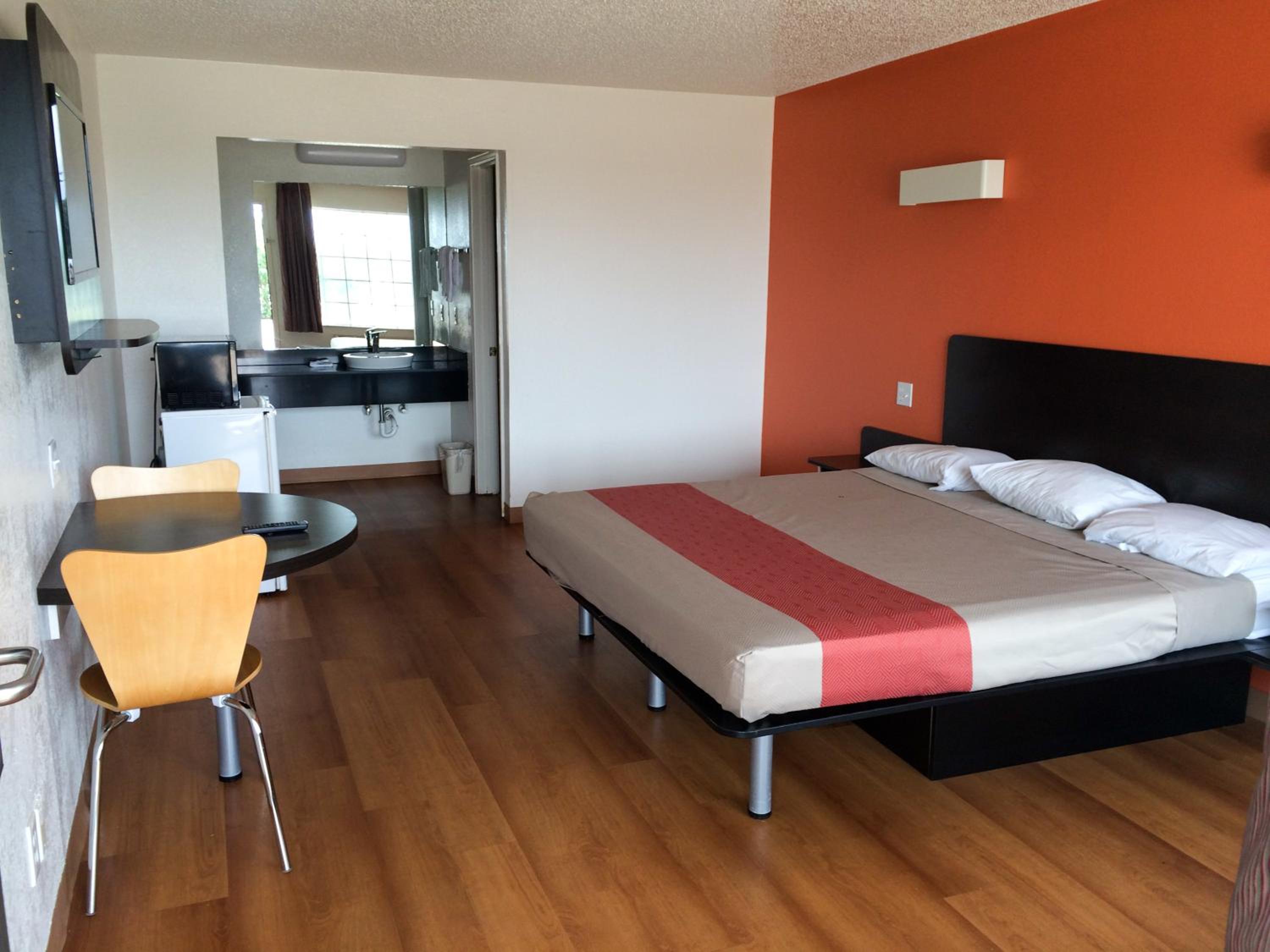 Motel 6-Waxahachie, TX