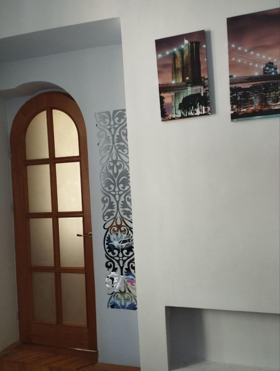 Family Stay in Lviv (2 Rooms + Kitchen)