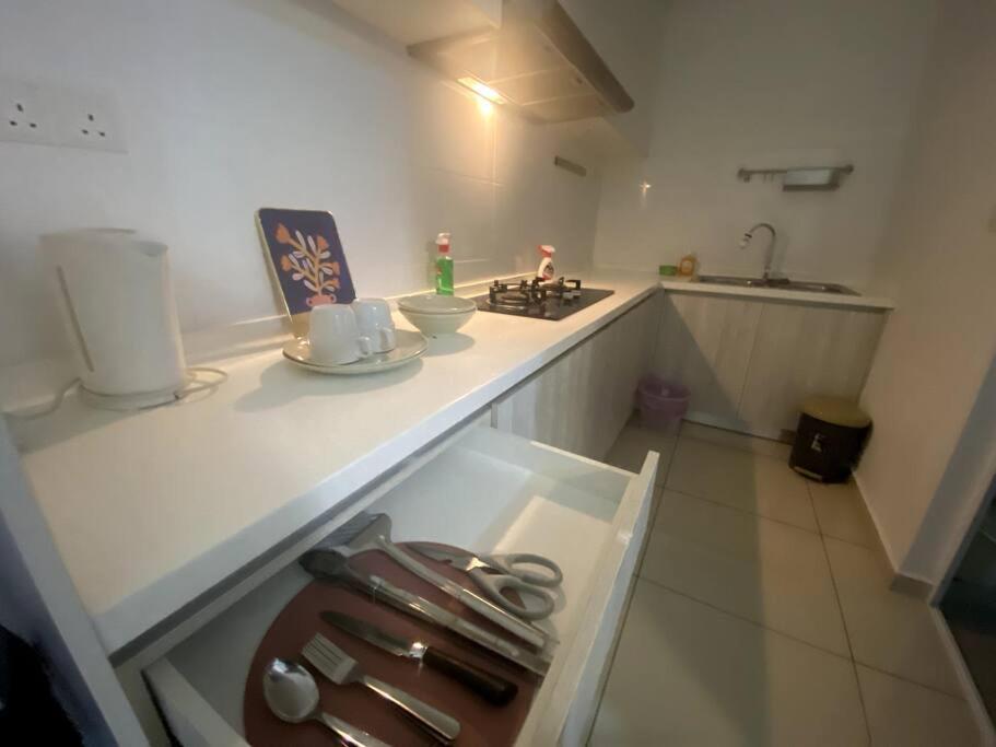 The Stay Guest House @ Kenwingston Residence photo 7