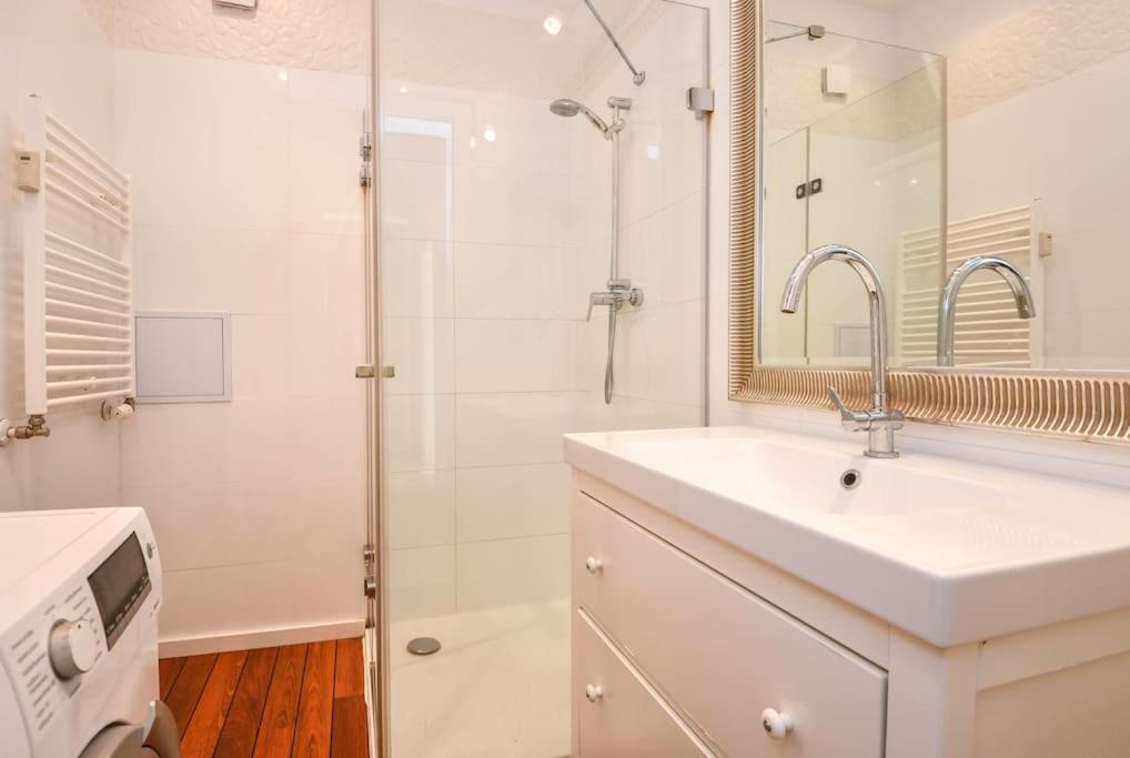 Cozy 2BR in heart of old town view 2