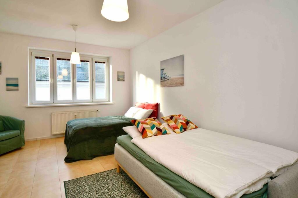 Cozy 2BR in heart of old town view 4