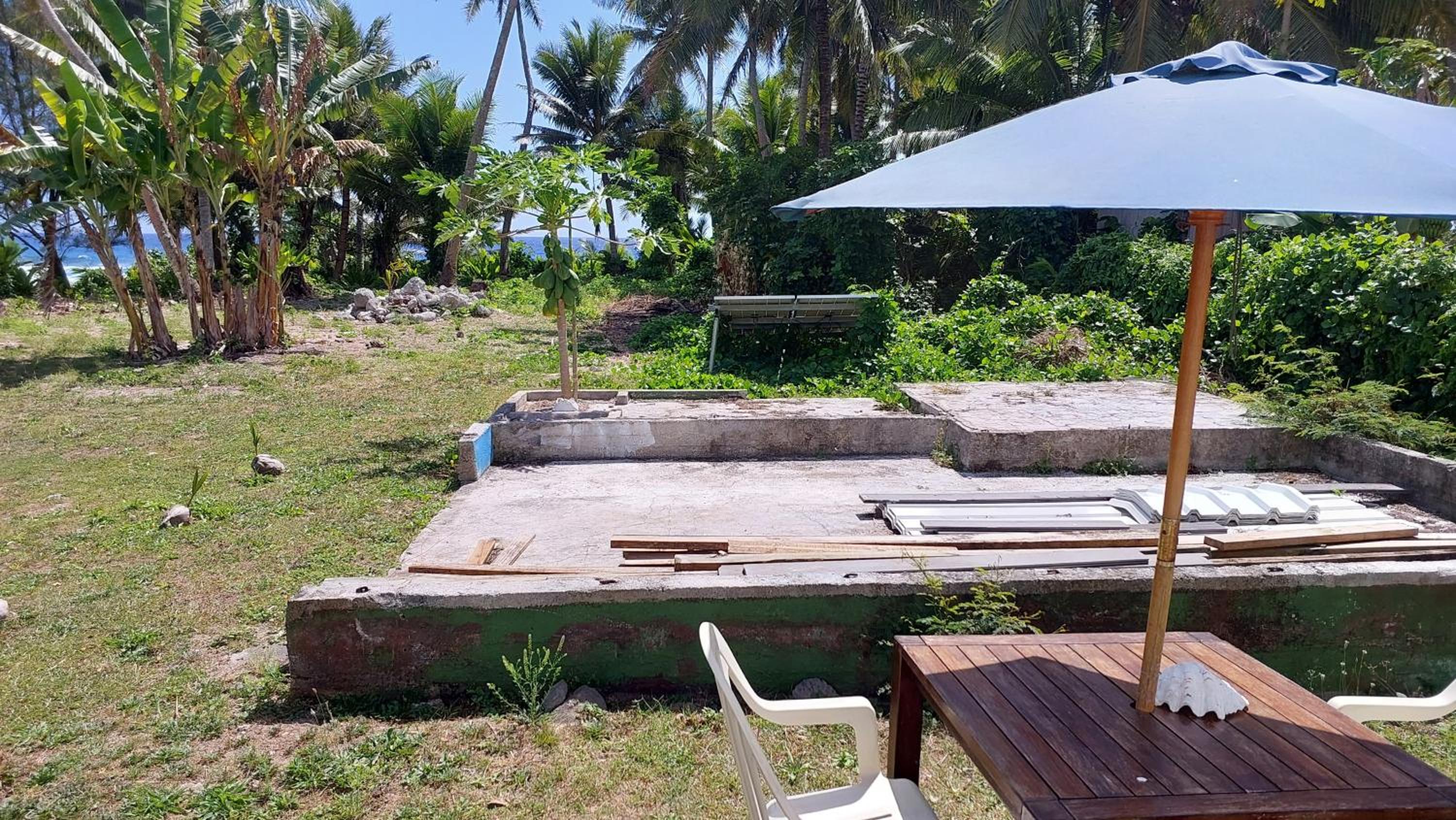 Barefoot Base Tupapa