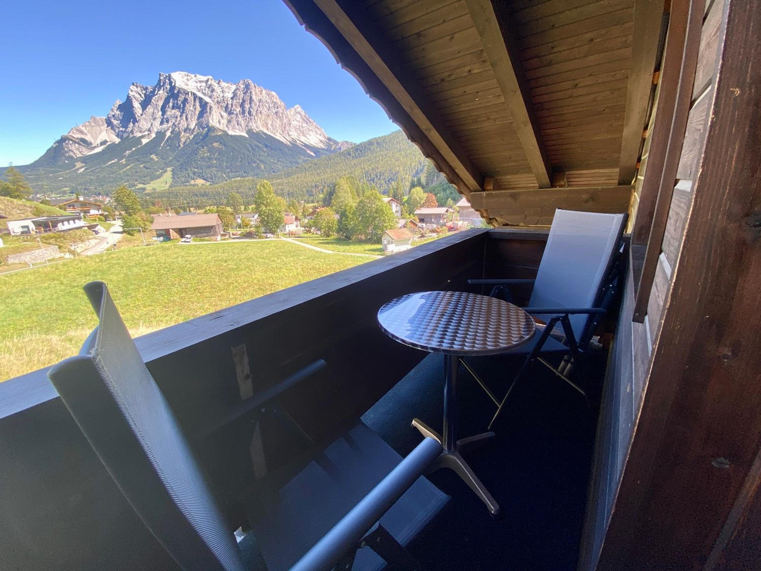 Alpinum Hostel Biberwier - Günstige Privatzimmer in der Zugspitz Arena