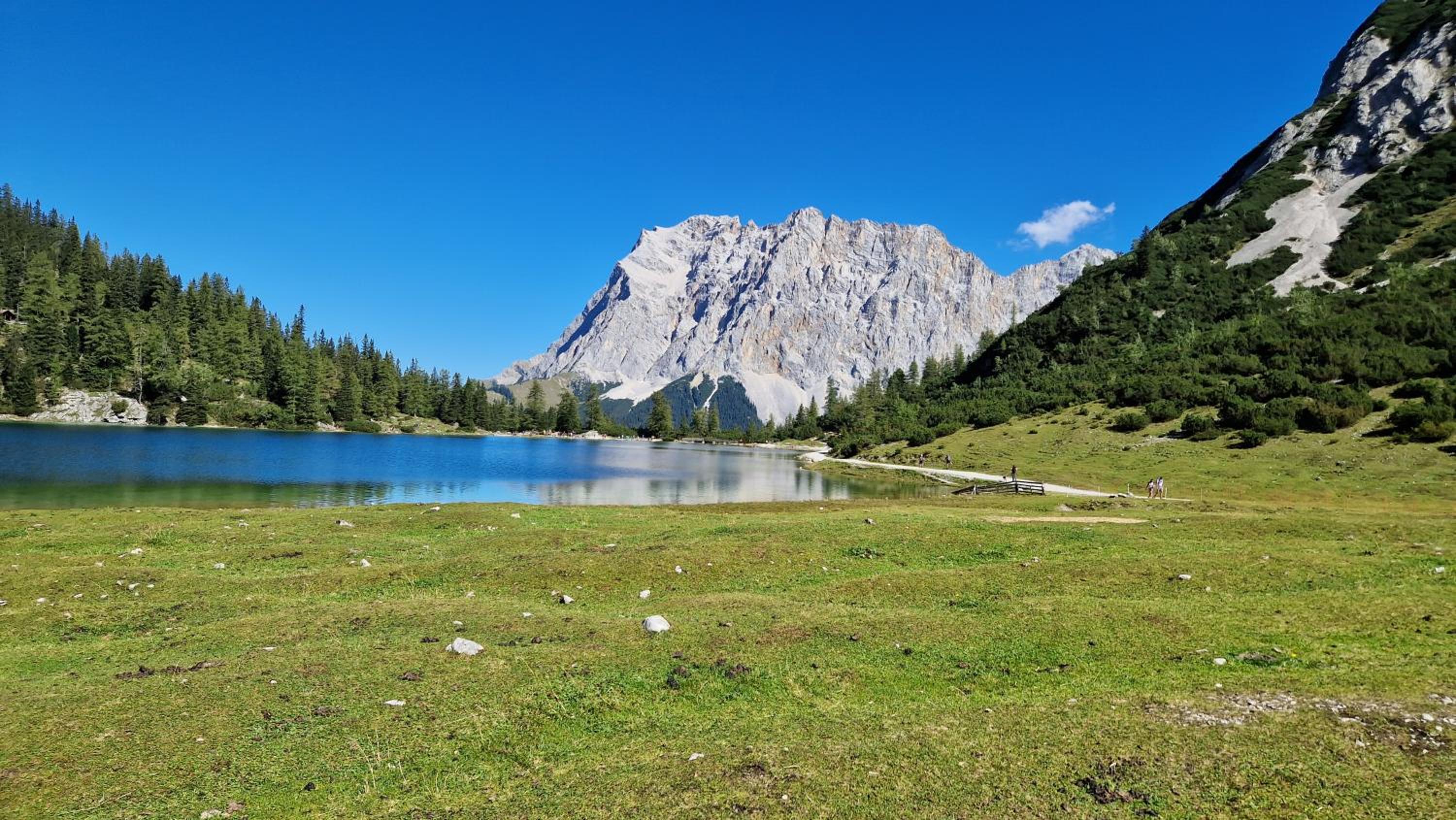 Alpinum Hostel Biberwier - Günstige Privatzimmer in der Zugspitz Arena