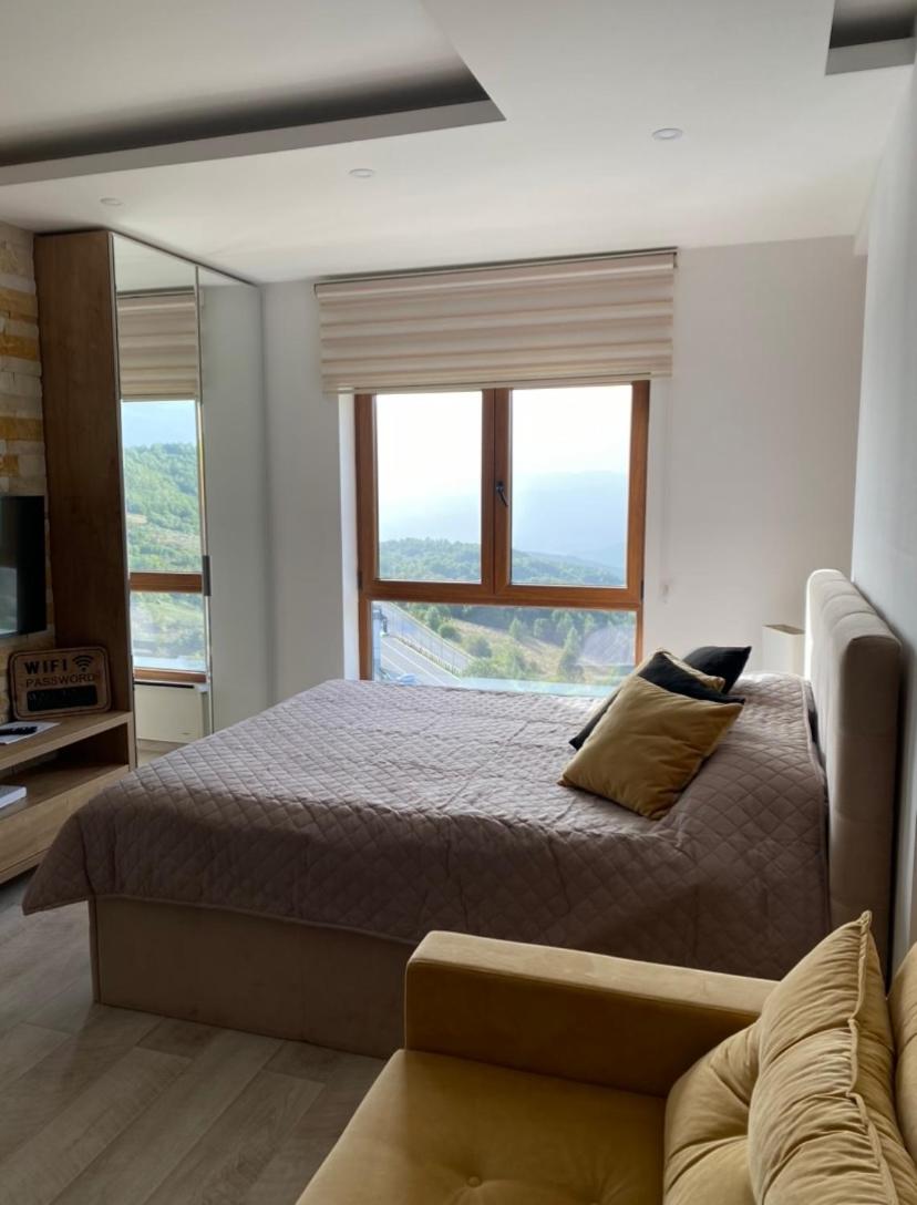 Monte Milmari view 2