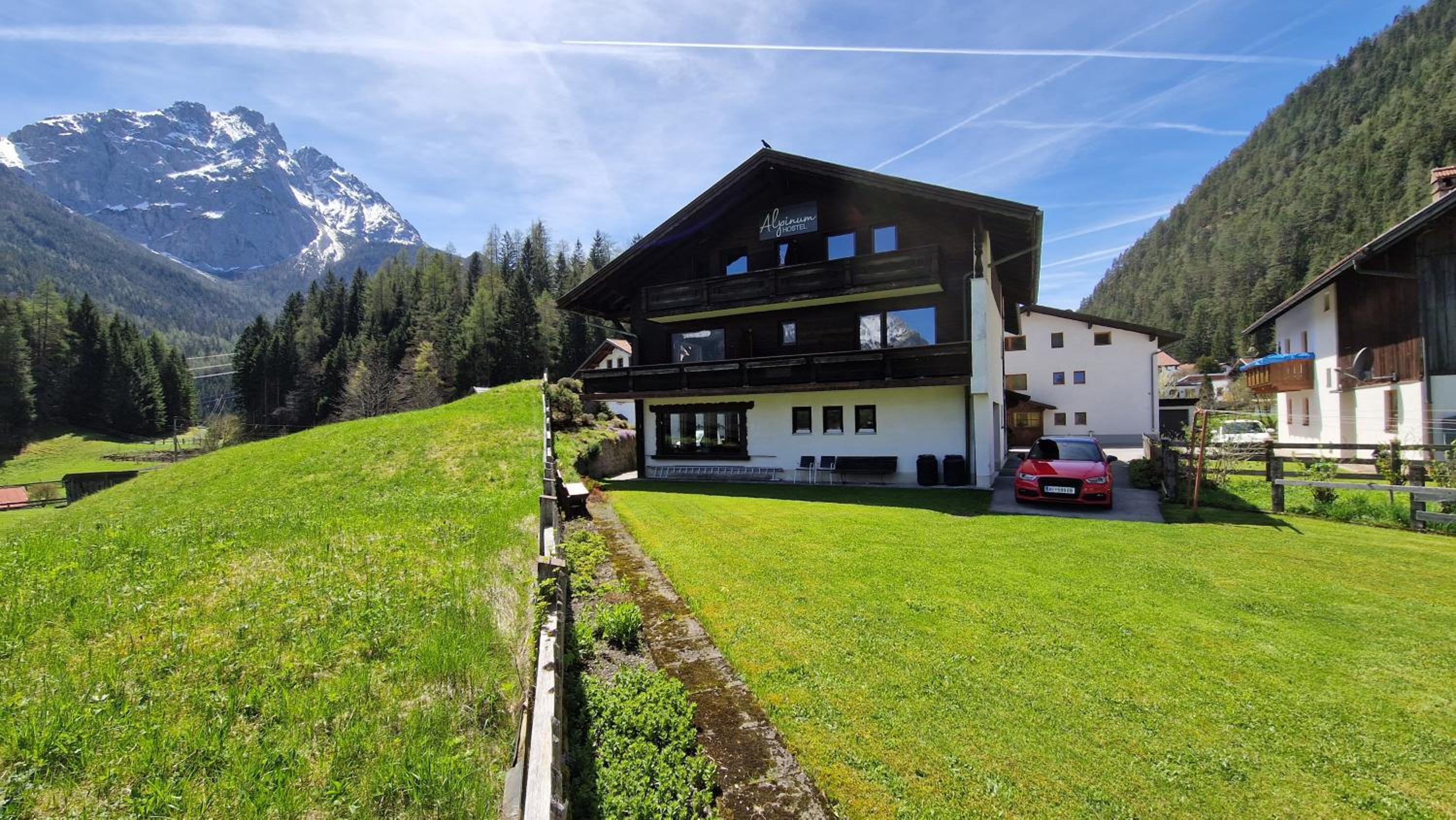 Alpinum Hostel Biberwier - Günstige Privatzimmer in der Zugspitz Arena