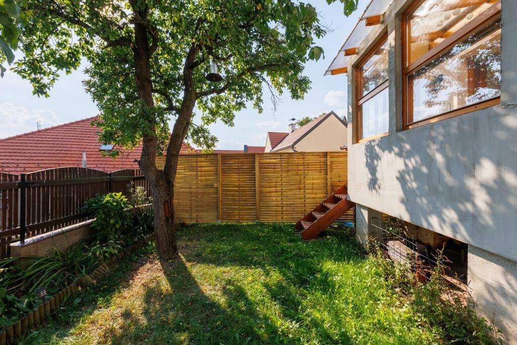 Entire house with garden near Prague