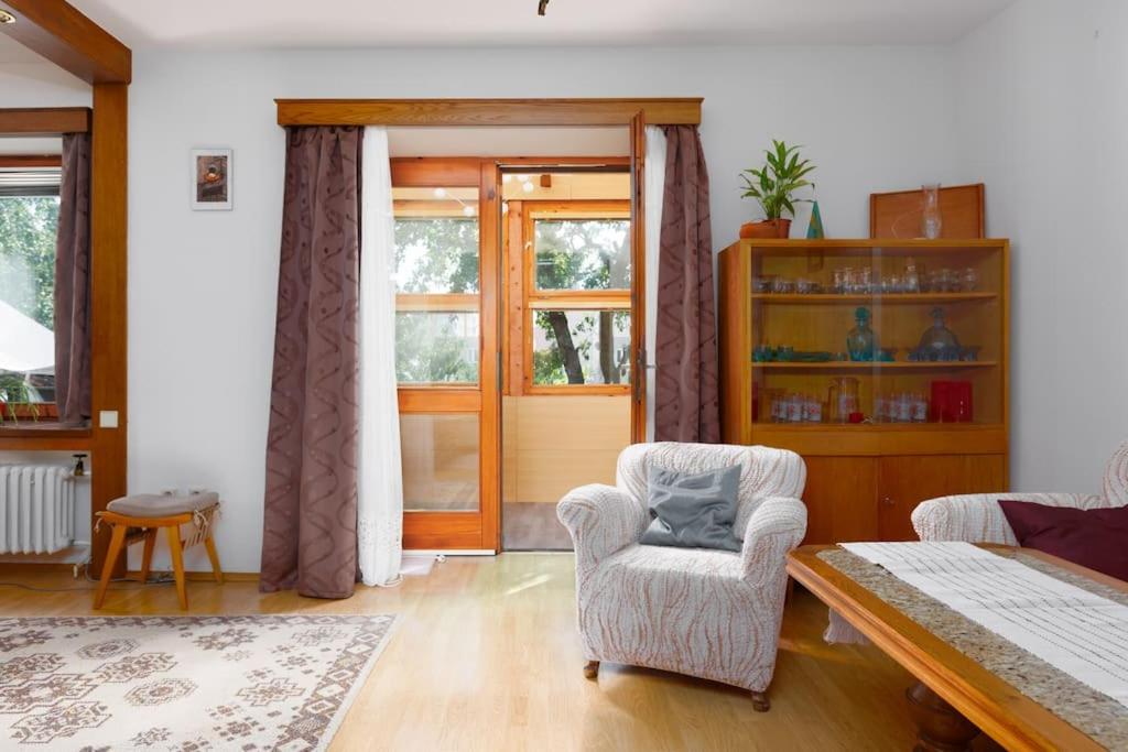 Entire house with garden near Prague