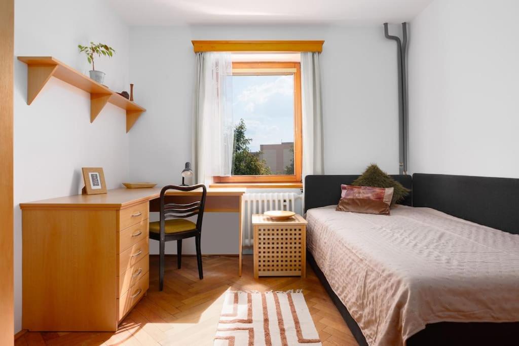 Entire house with garden near Prague