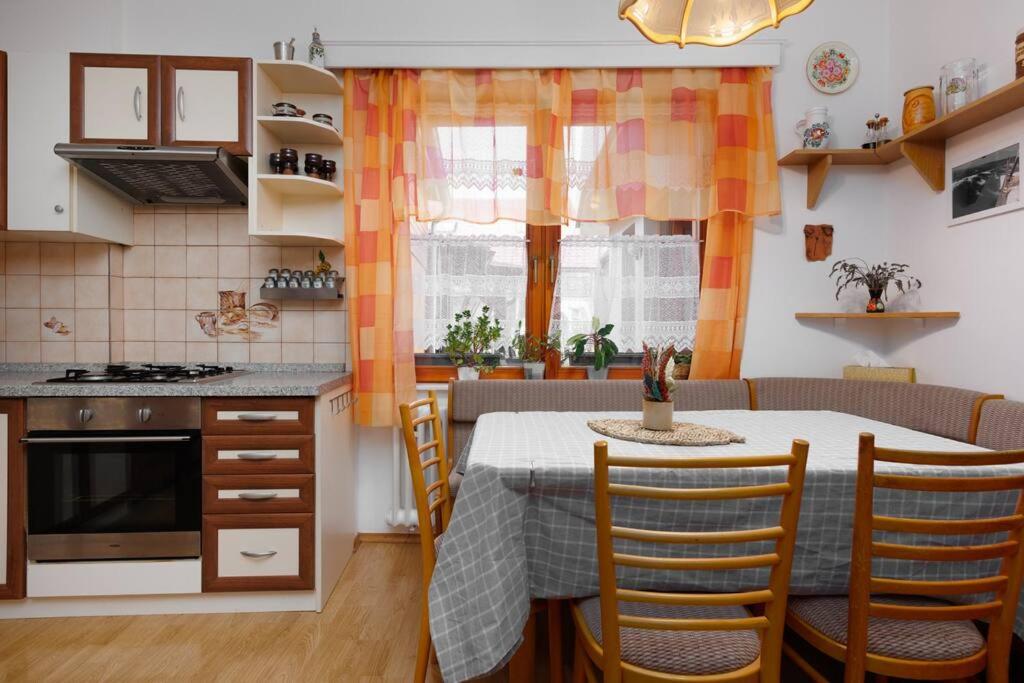 Entire house with garden near Prague
