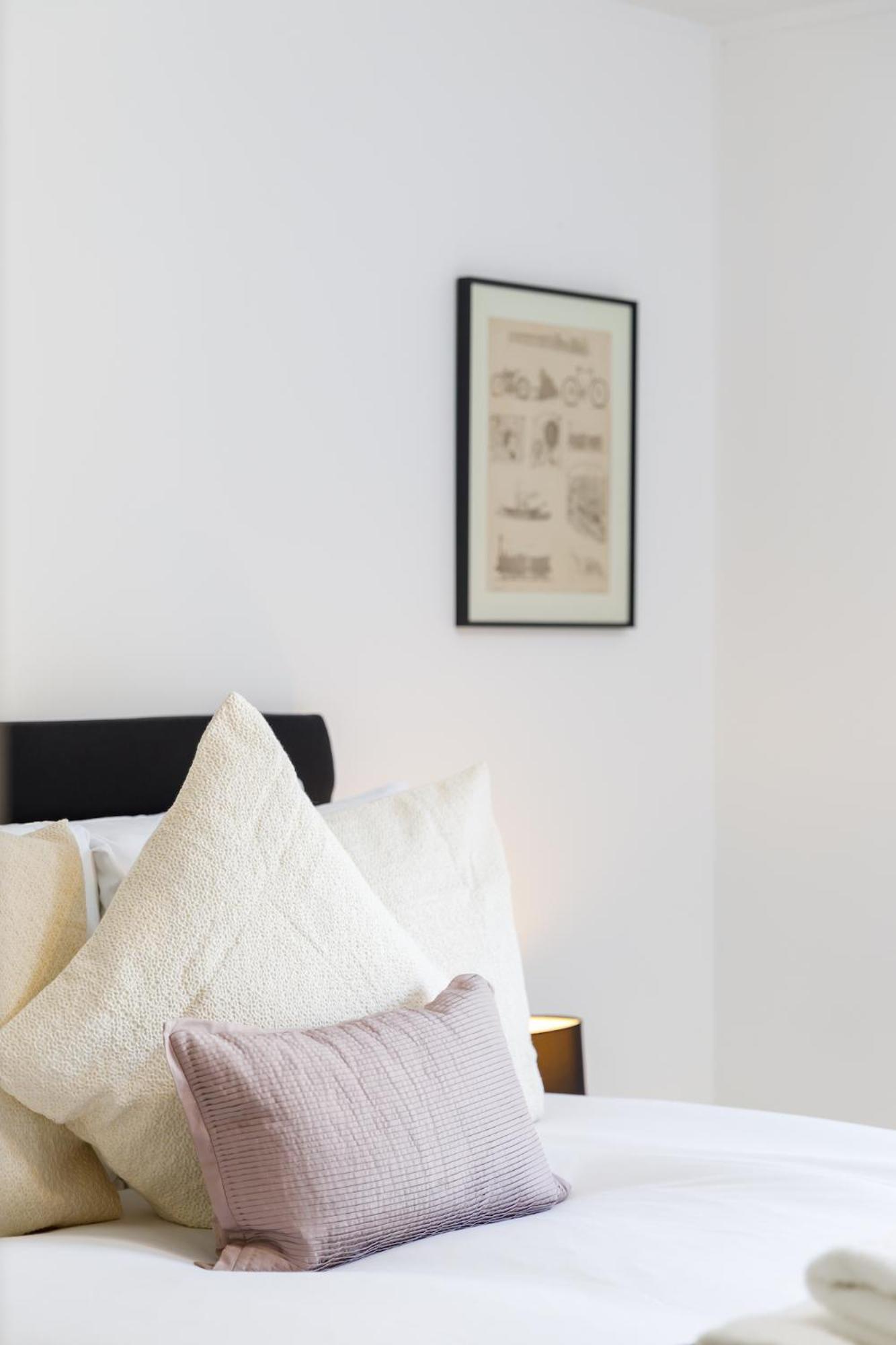 Modern 1-bed Central Apartment view 5