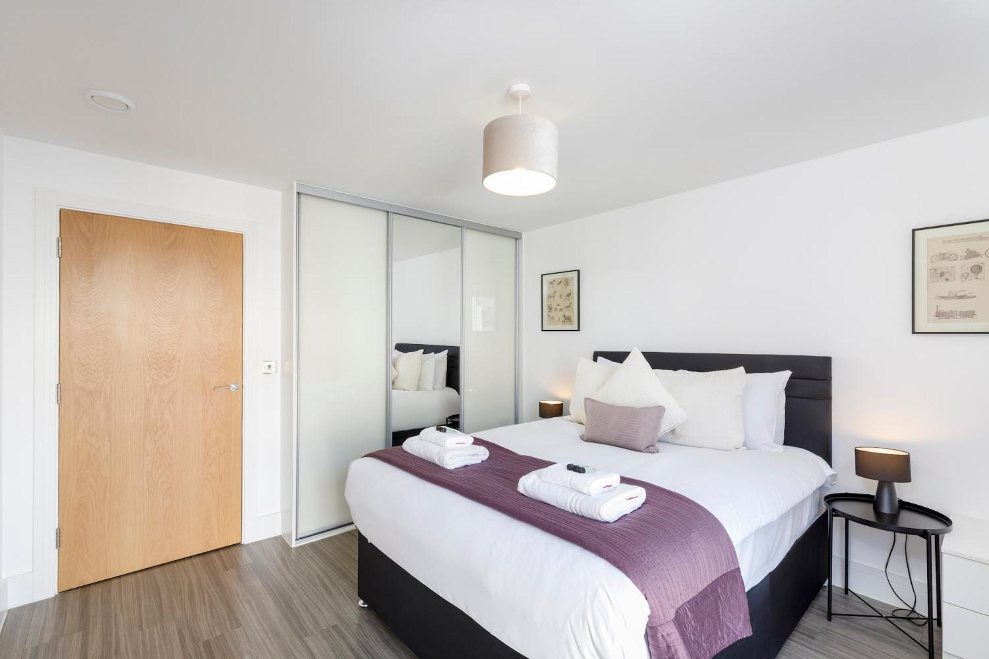 Modern 1-bed Central Apartment view 2