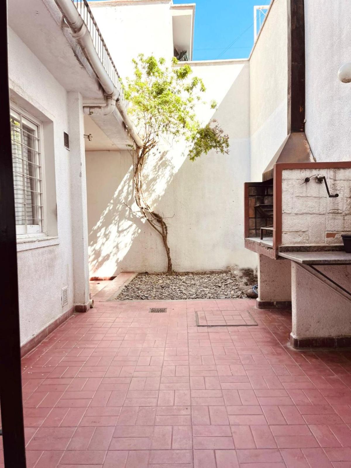 Linda y cómoda casa de tres habitaciones a metros del Parque General San Martín