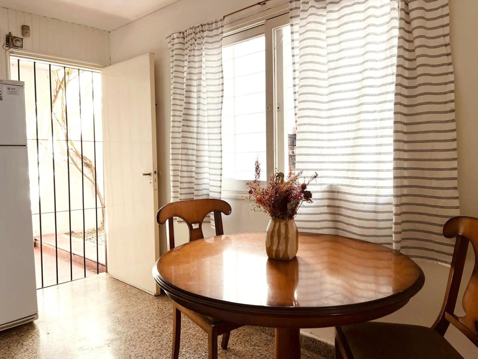 Linda y cómoda casa de tres habitaciones a metros del Parque General San Martín